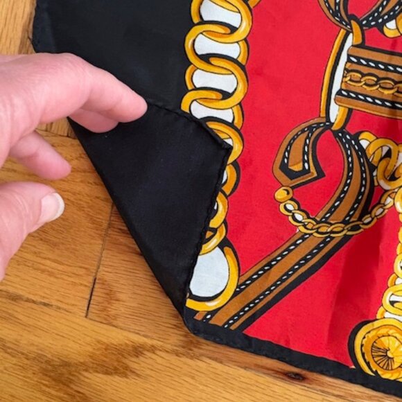 Stunning Vintage 80s Status Print Designer Inspired Silk Scarf - Picture 3 of 7